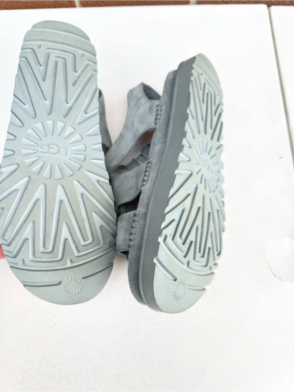 UGG goldenstar strap